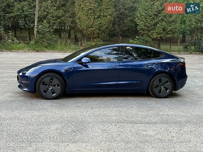 Седан Tesla Model 3 2022 в Львові