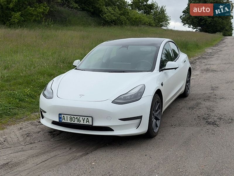 Седан Tesla Model 3 2023 в Белой Церкви