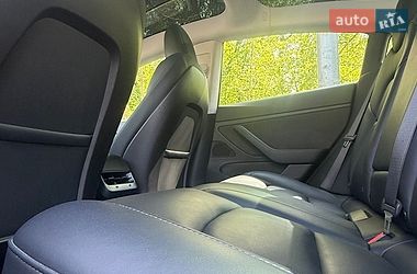 Седан Tesla Model 3 2020 в Києві