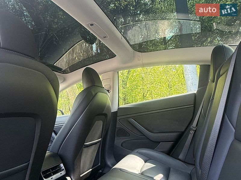 Седан Tesla Model 3 2020 в Києві