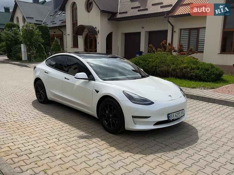 Седан Tesla Model 3 2021 в Хмельницькому