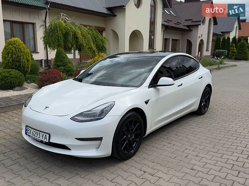 Tesla Model 3 2021