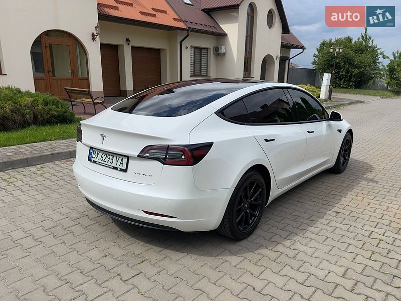 Седан Tesla Model 3 2021 в Хмельницькому
