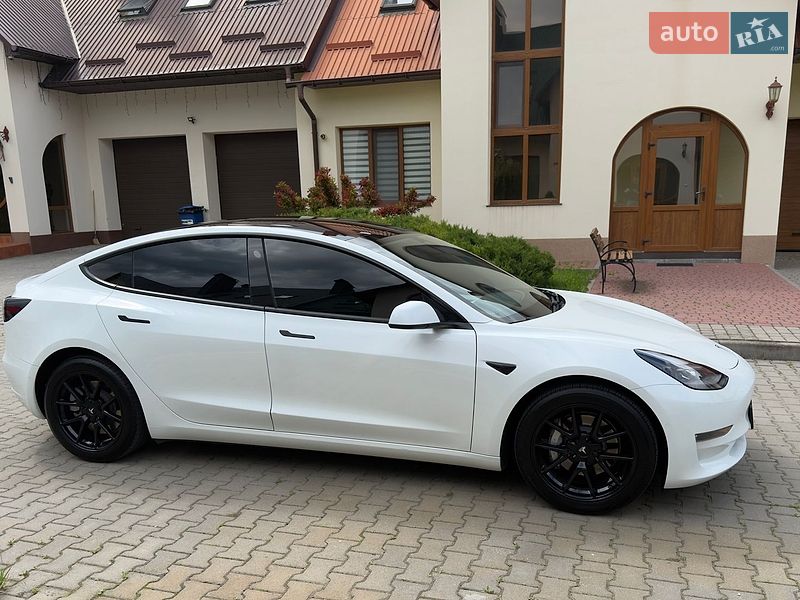 Седан Tesla Model 3 2021 в Хмельницькому