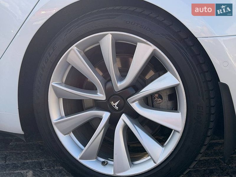 Седан Tesla Model 3 2019 в Харькове