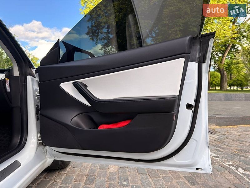 Седан Tesla Model 3 2019 в Харькове