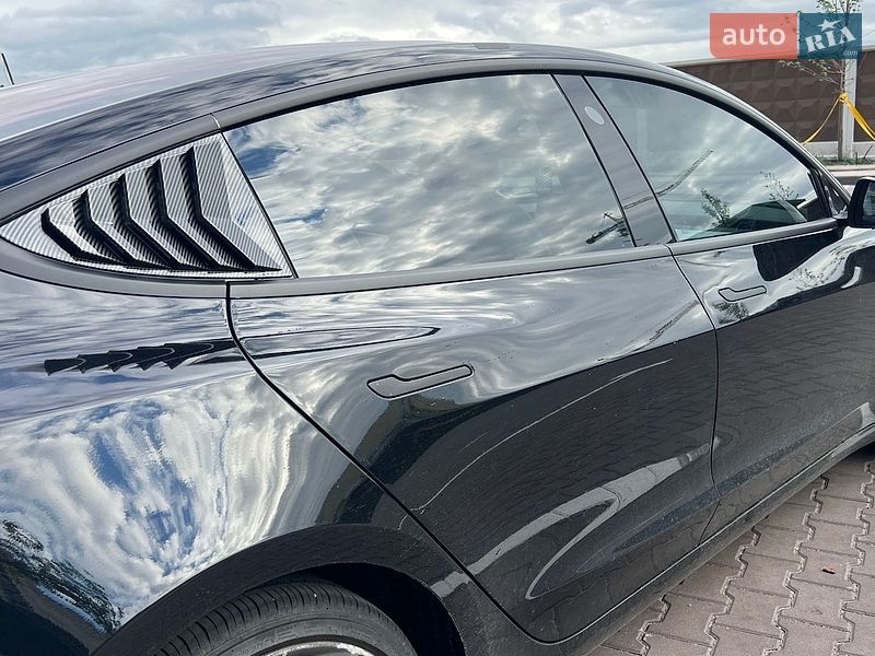 Седан Tesla Model 3 2018 в Киеве