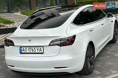 Седан Tesla Model 3 2019 в Ужгороде