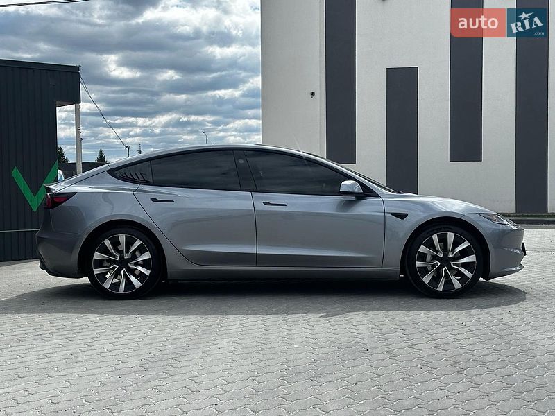 Седан Tesla Model 3 2025 в Львове фото 12 Седан Tesla Model 3 2025 в Львове