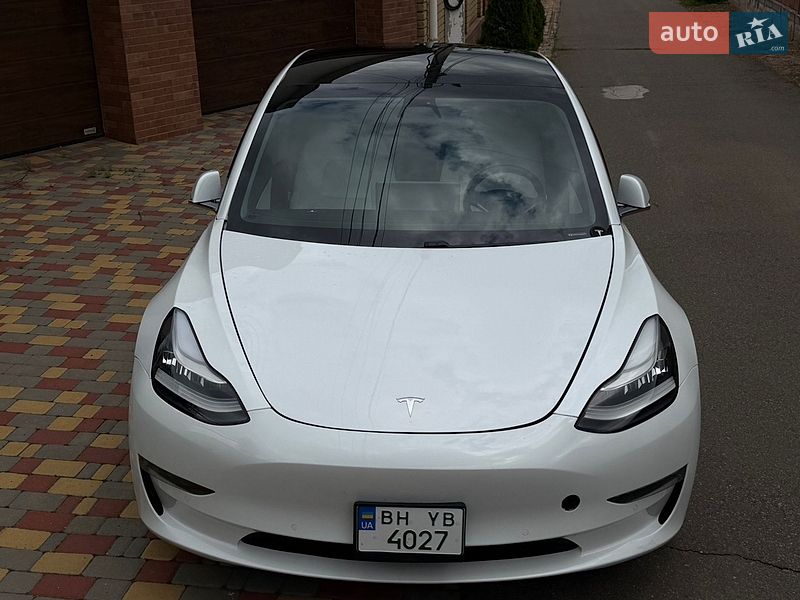 Седан Tesla Model 3 2019 в Одессе