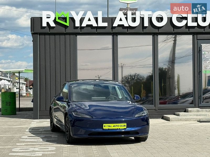 Tesla Model 3 2024