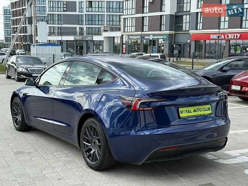 Седан Tesla Model 3 2024 в Львові