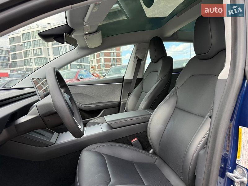 Седан Tesla Model 3 2024 в Львові