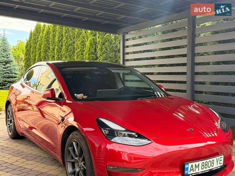 Седан Tesla Model 3 2022 в Вінниці