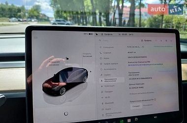 Седан Tesla Model 3 2024 в Києві