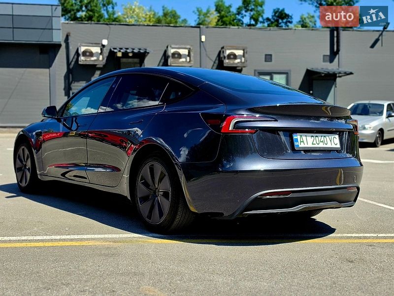 Седан Tesla Model 3 2024 в Киеве