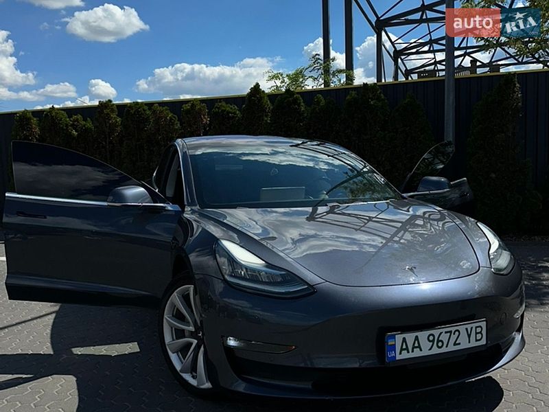 Седан Tesla Model 3 2018 в Борисполе