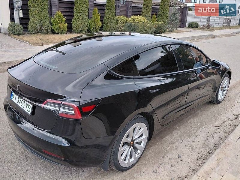 Седан Tesla Model 3 2023 в Києві