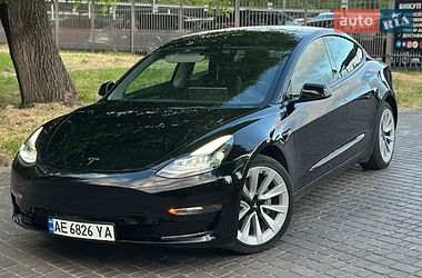 Седан Tesla Model 3 2022 в Кам'янському