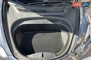 Седан Tesla Model 3 2019 в Києві