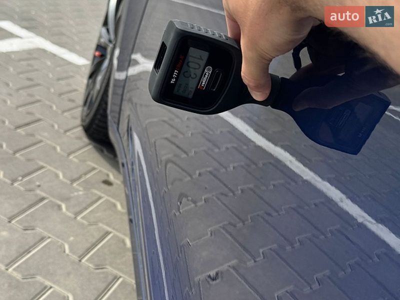 Седан Tesla Model 3 2022 в Виннице