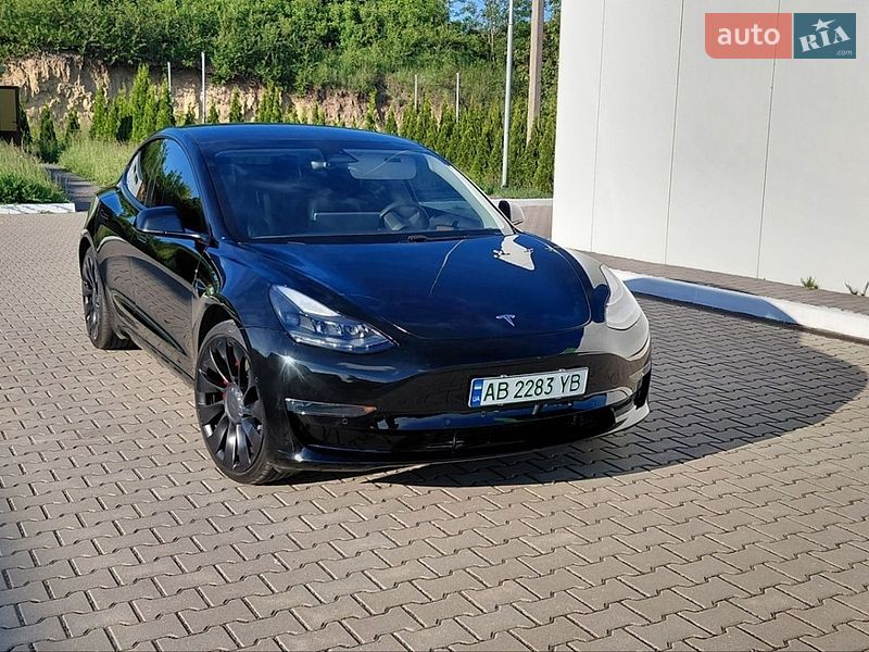 Седан Tesla Model 3 2022 в Калиновке