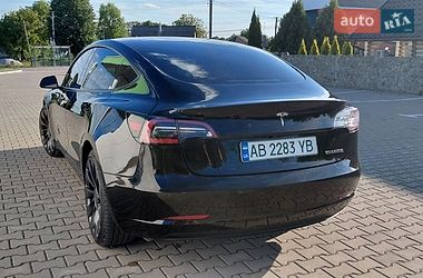 Седан Tesla Model 3 2022 в Калиновке