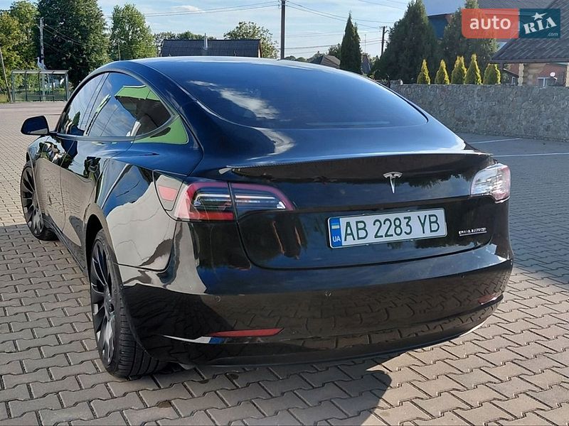 Седан Tesla Model 3 2022 в Калиновке