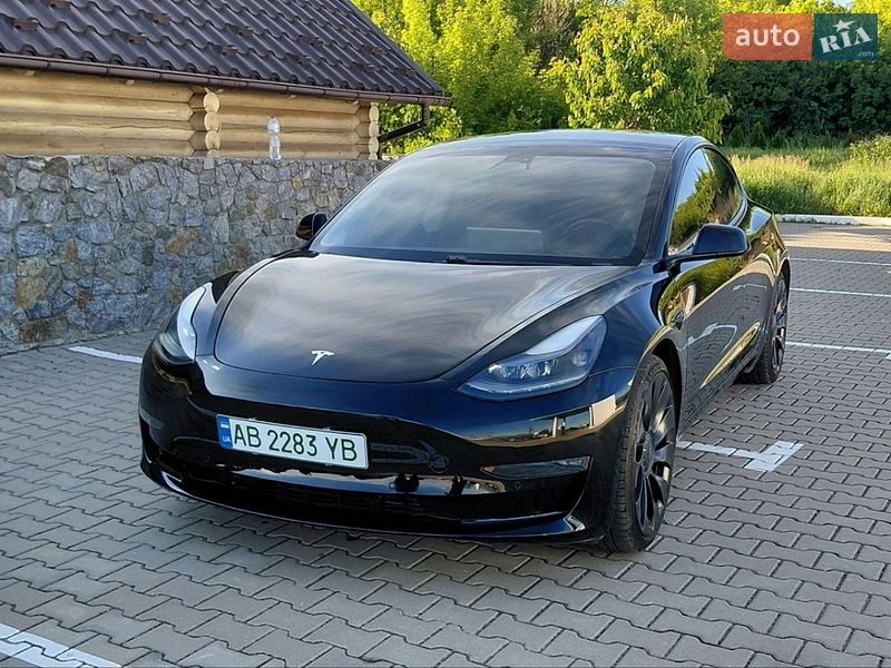 Седан Tesla Model 3 2022 в Калиновке