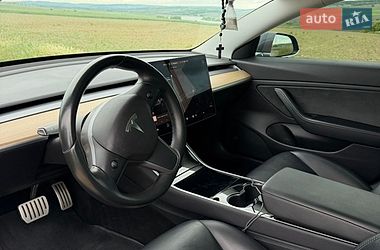Седан Tesla Model 3 2019 в Черновцах