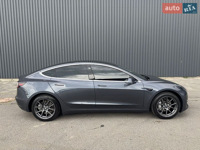 Седан Tesla Model 3 2019 в Харкові