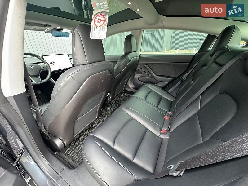 Седан Tesla Model 3 2019 в Харкові