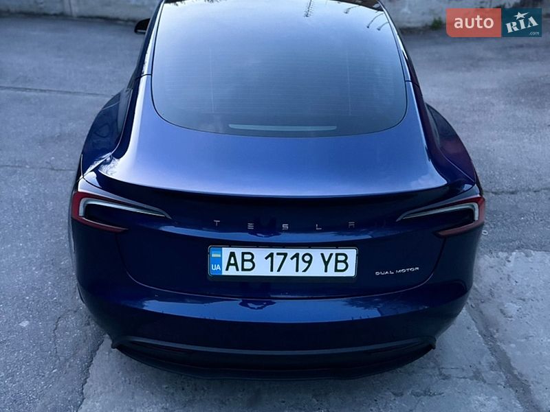 Седан Tesla Model 3 2024 в Вінниці