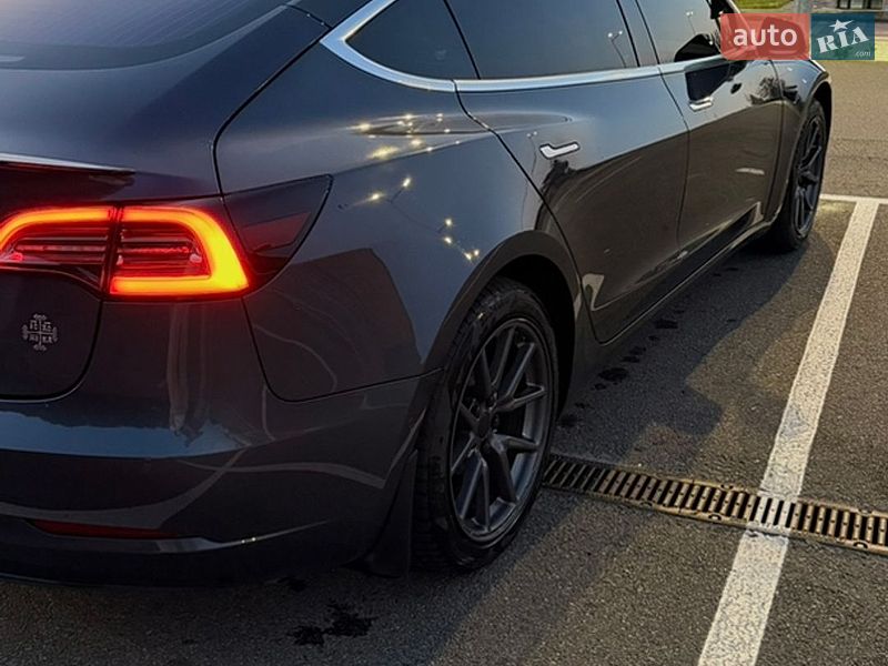 Седан Tesla Model 3 2018 в Борисполе