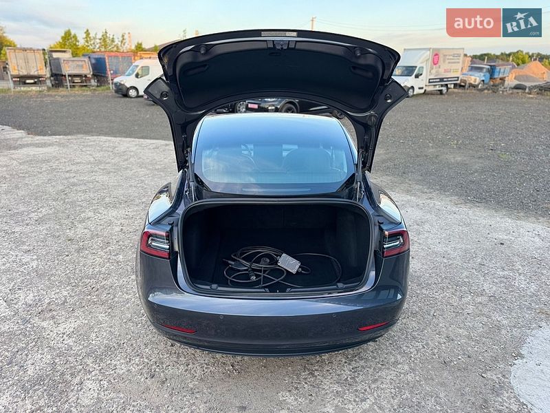 Седан Tesla Model 3 2018 в Луцке