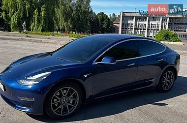 Седан Tesla Model 3 2018 в Кривом Роге