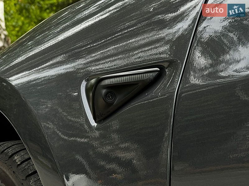 Седан Tesla Model 3 2023 в Львове