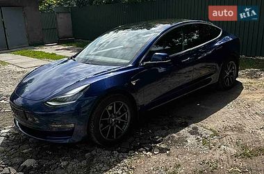 Седан Tesla Model 3 2019 в Києві