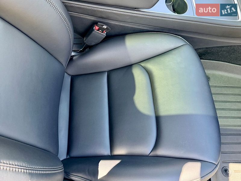 Седан Tesla Model 3 2023 в Сумах