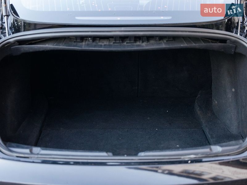 Седан Tesla Model 3 2018 в Стрию