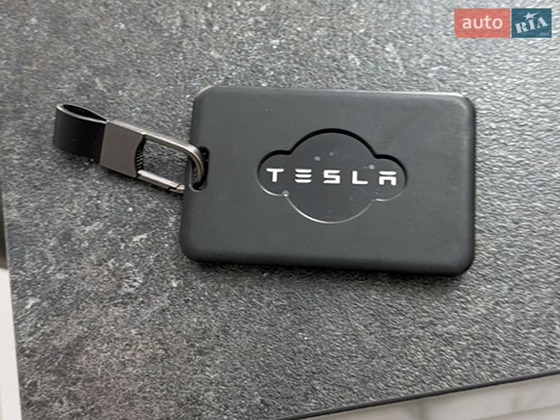 Седан Tesla Model 3 2023 в Сумах