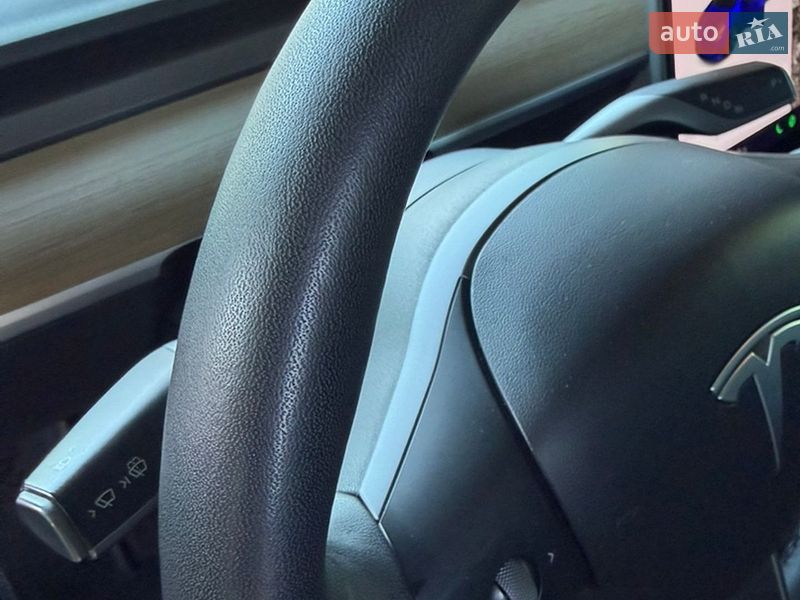 Седан Tesla Model 3 2021 в Одессе