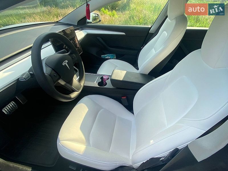 Седан Tesla Model 3 2022 в Кривому Розі