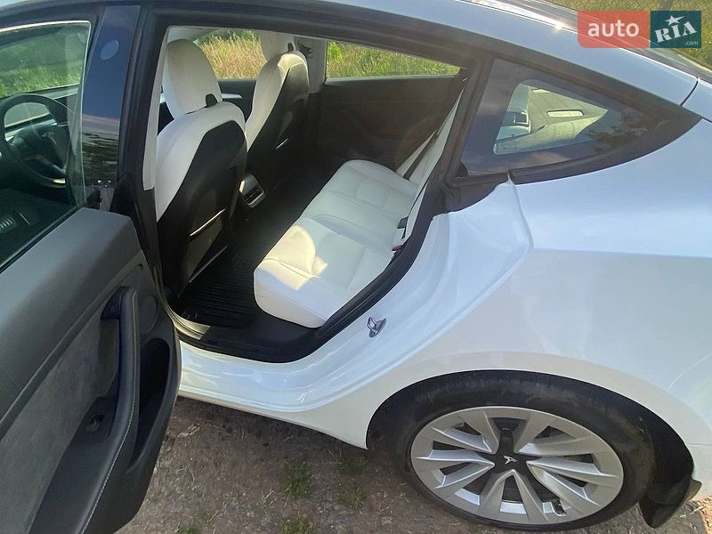 Седан Tesla Model 3 2022 в Кривому Розі