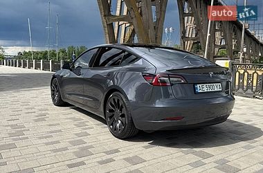 Седан Tesla Model 3 2021 в Дніпрі