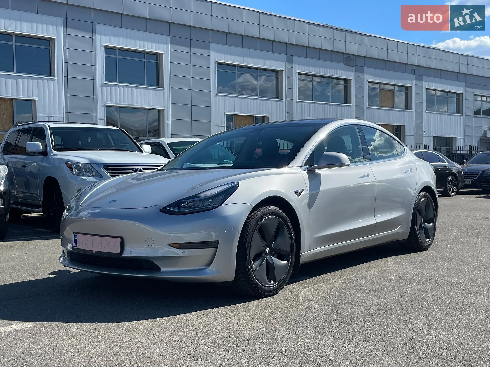2018 Tesla Model 3 - фото 1