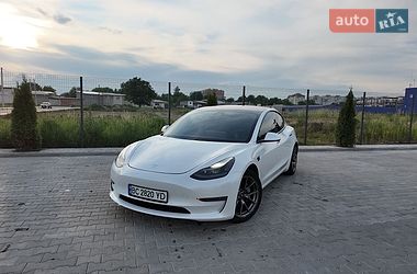 Седан Tesla Model 3 2020 в Львове Седан Tesla Model 3 2020 в Львове
