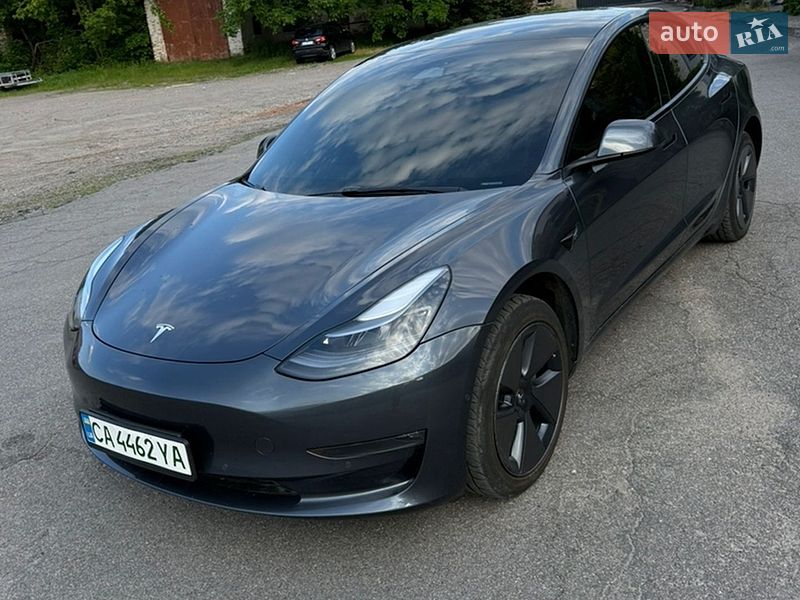 Tesla Model 3 2022