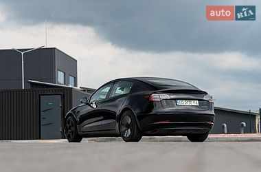 Седан Tesla Model 3 2018 в Львове