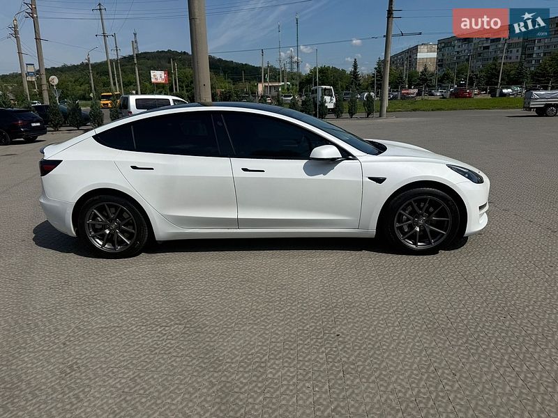 Седан Tesla Model 3 2021 в Полтаве